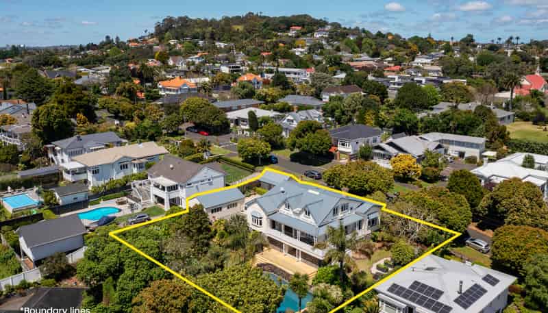 36 Lloyd Avenue, Mount Albert