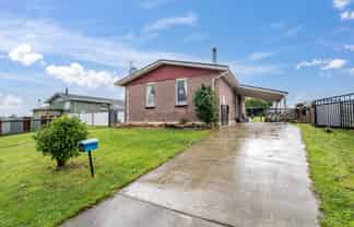 73 Dunbeath Crescent, Kew