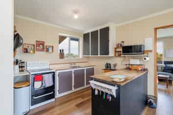 73 Dunbeath Crescent, Kew