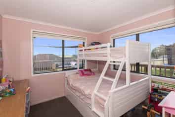 76 Pebble Beach Boulevard, Kamo