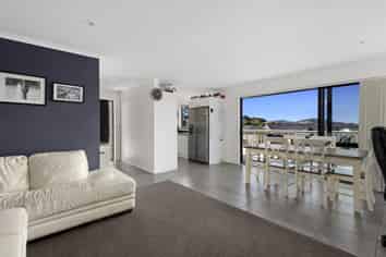 76 Pebble Beach Boulevard, Kamo