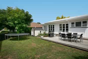 42 Chaucer Street, Leamington