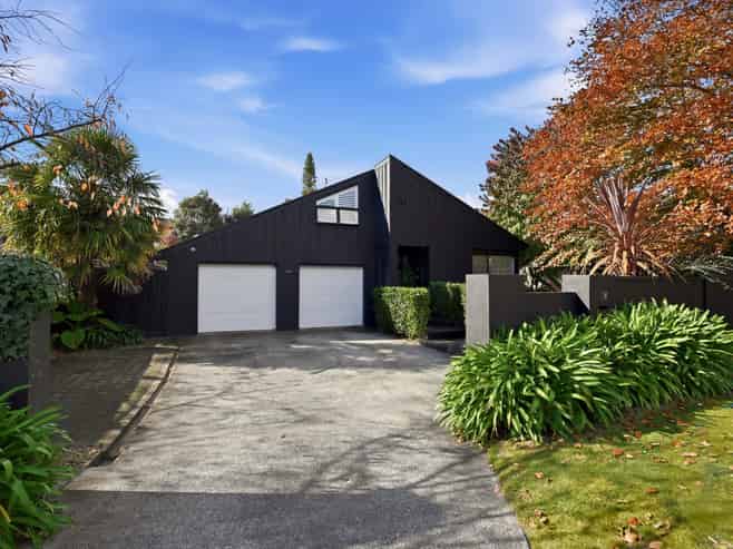 78 Iles Road, Lynmore