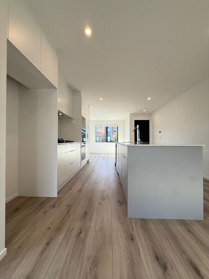 Spacious 5 Bedroom Family Home in Park Green - Ansicht 5