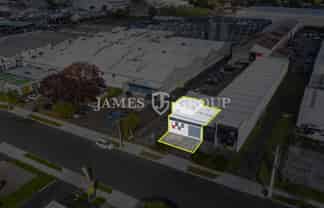 Affordable Road Front Unit + 3 Carparks | 110m²