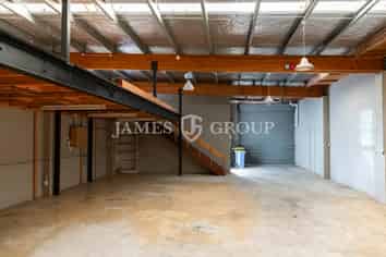 224m² TIDY ROAD FRONT INDUSTRIAL | HENDERSON