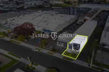 224m² TIDY ROAD FRONT INDUSTRIAL | HENDERSON