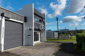 224m² TIDY ROAD FRONT INDUSTRIAL | HENDERSON