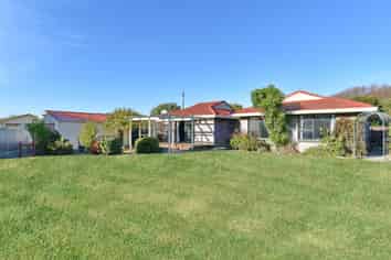 32 Millstream Drive, LINCOLN