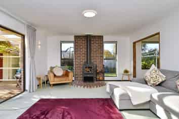 32 Millstream Drive, LINCOLN