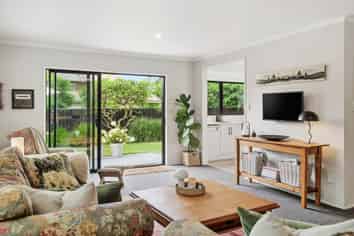 2/69  Orkney Road , Mount Maunganui