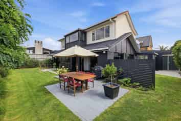 2/69  Orkney Road , Mount Maunganui