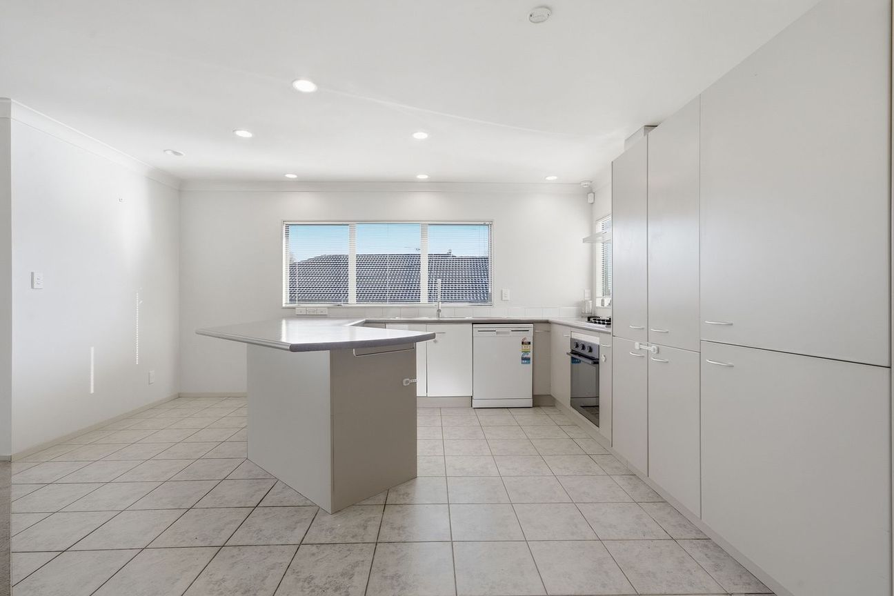 Spacious Family Home in Goodwood Heights - Widok 5