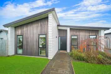 18 Len Ireland Drive, Huapai