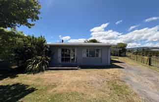 13 Robinson Avenue, Holdens Bay