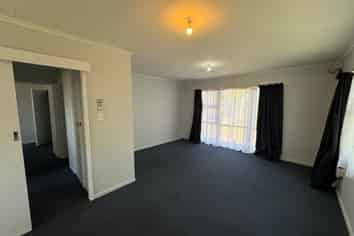 13 Robinson Avenue, Holdens Bay