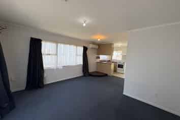 13 Robinson Avenue, Holdens Bay