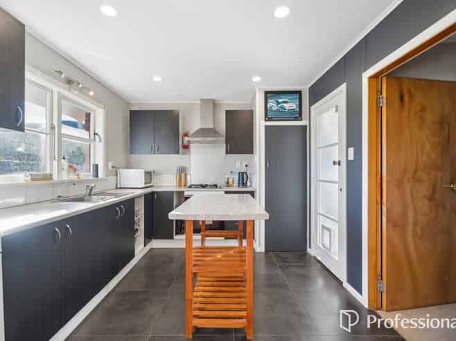 38 Russell Road, Wainuiomata