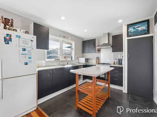 38 Russell Road, Wainuiomata