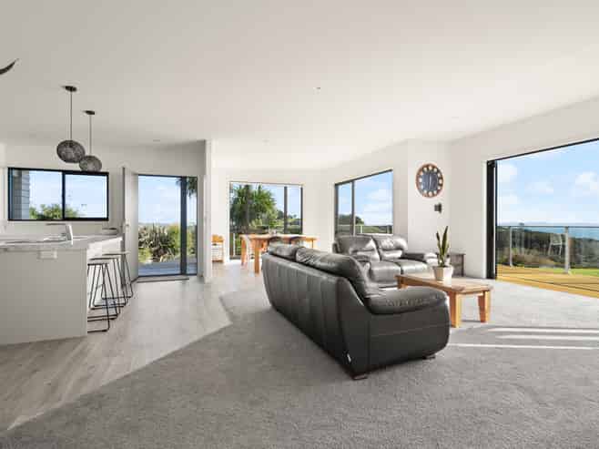 68 Stratford Drive, Cable Bay
