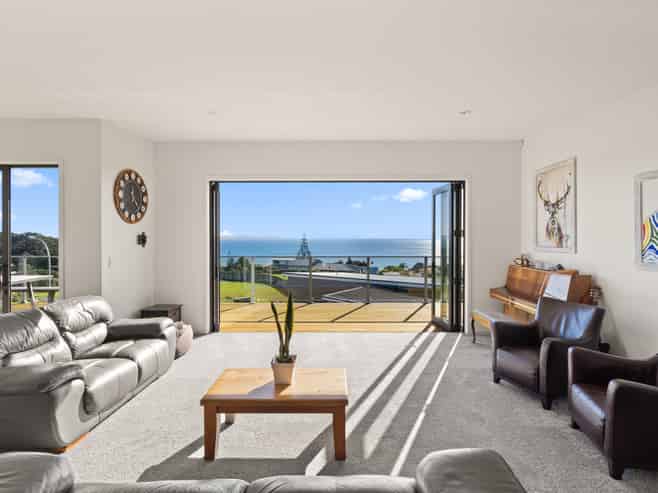 68 Stratford Drive, Cable Bay