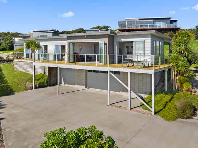 68 Stratford Drive, Cable Bay