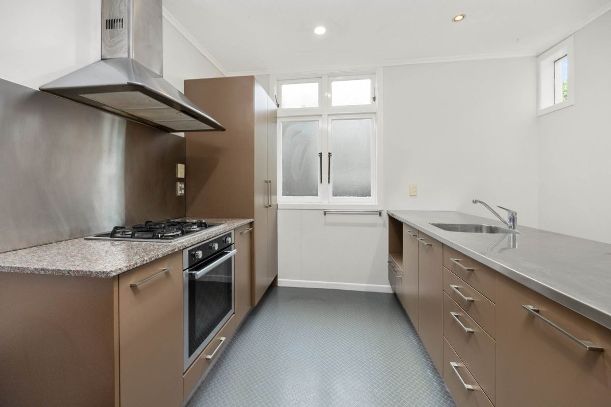 Sunny & Stylish 2-Bedroom in Mount Eden Village! - Więcej