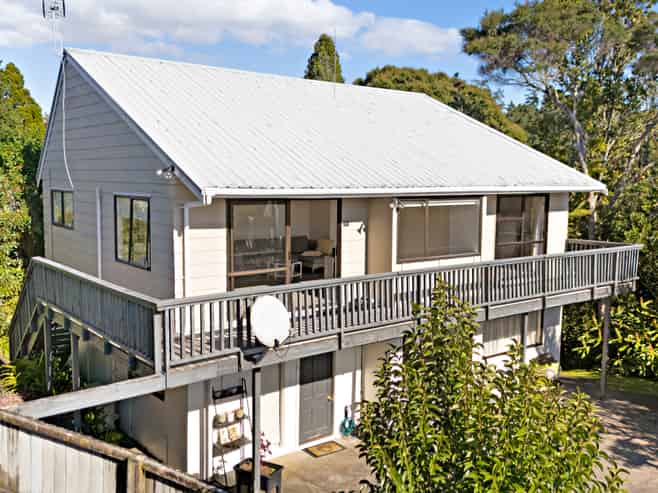 111 Stott Avenue, Birkdale