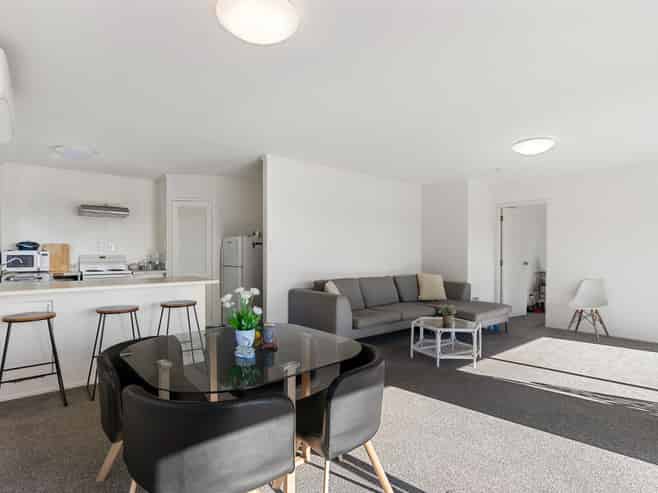 111 Stott Avenue, Birkdale