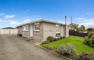 5 Moana Crescent, Redwoodtown
