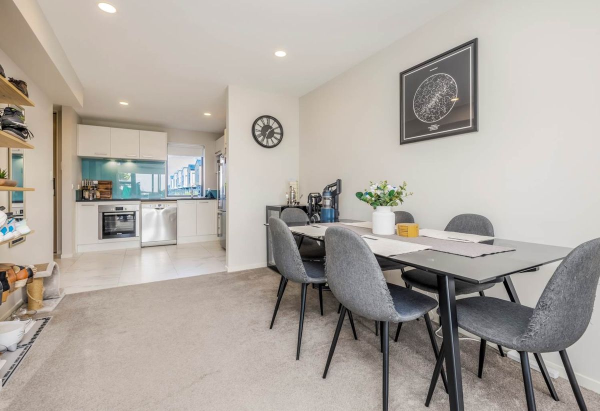 Modern 2 Bedroom Home Opposite Bruce Pullman Park - Ansicht 5