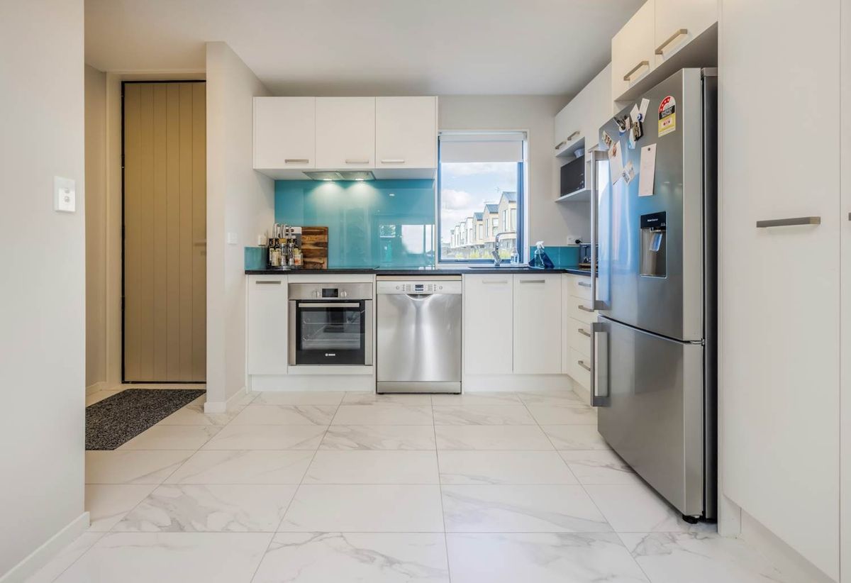 Modern 2 Bedroom Home Opposite Bruce Pullman Park - Ansicht 6