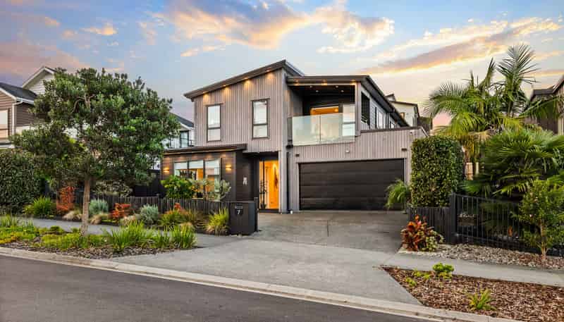 7 Ruku Street, Long Bay