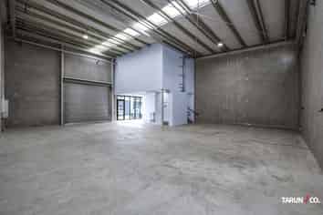 Well-presented, Highly functional industrial unit!