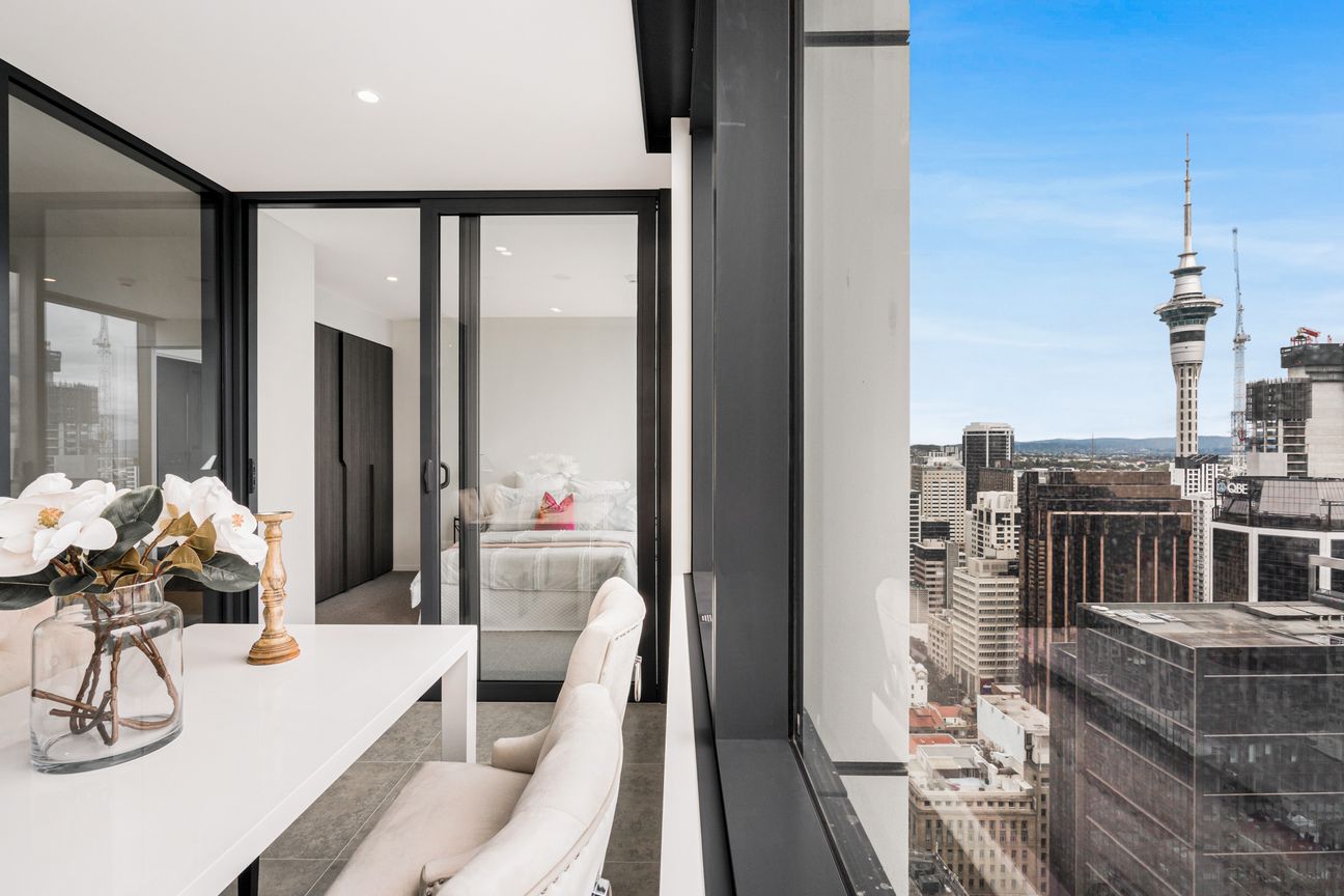 Luxurious Living-On top of the world - Bild 2