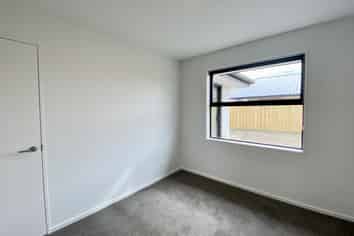 62  Oaks Drive, Lincoln