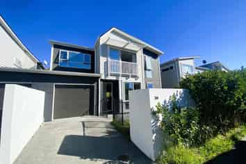 39 Sanremo Lane, Stanmore Bay