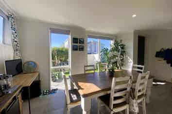 39 Sanremo Lane, Stanmore Bay