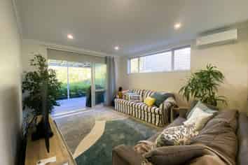 39 Sanremo Lane, Stanmore Bay