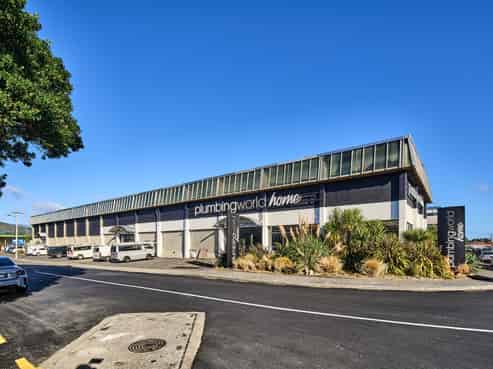 Two frontages, four tenancies, endless upside