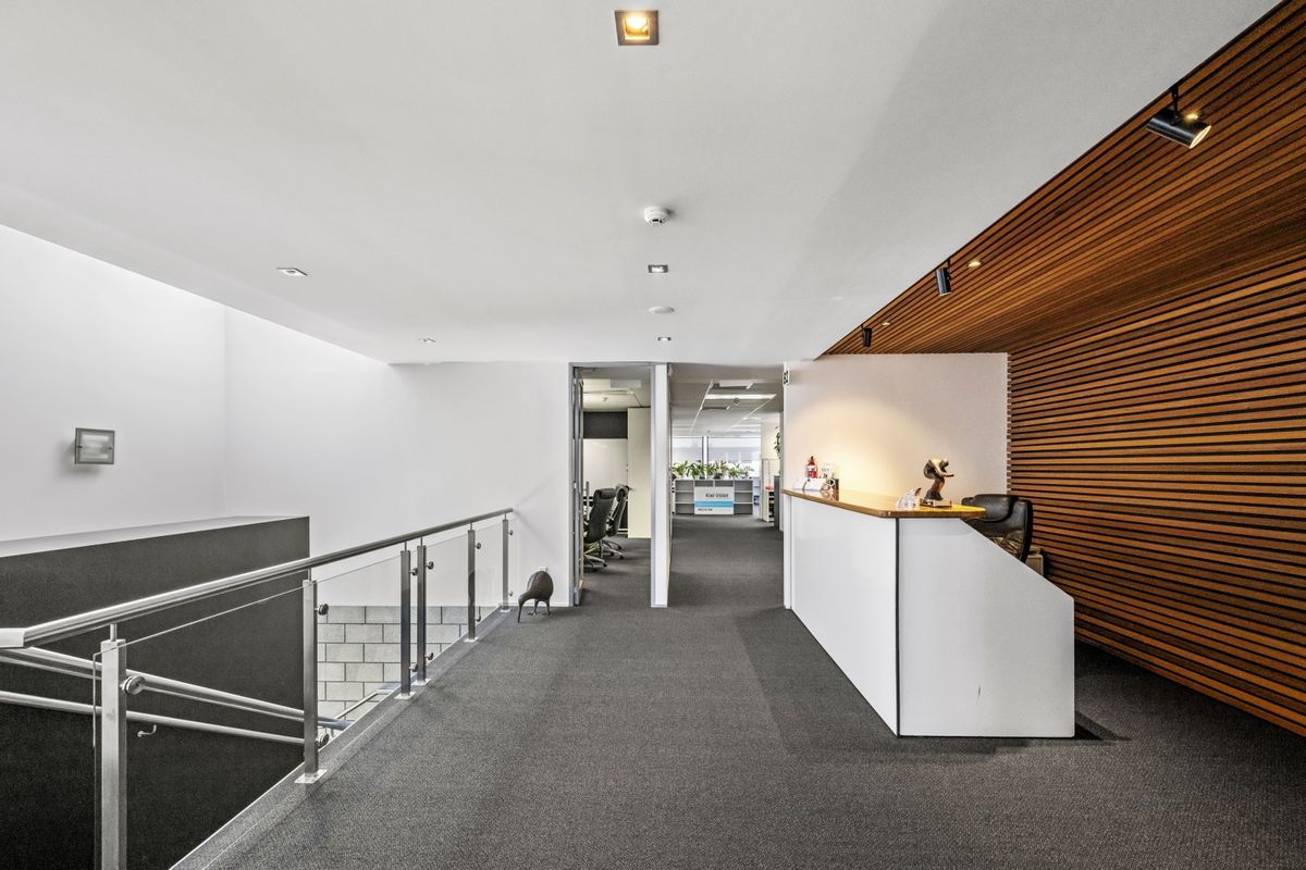 Corner profile – long lease – proven location – pohled 3