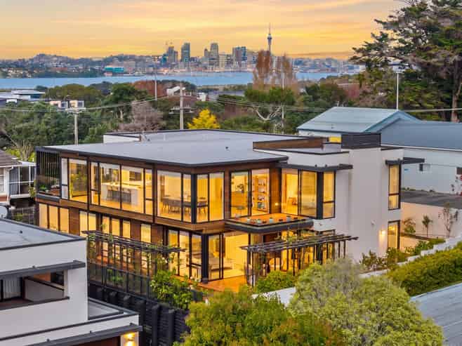 37 Lake Pupuke Drive, Takapuna