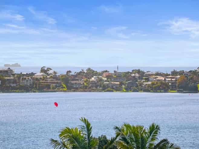 37 Lake Pupuke Drive, Takapuna
