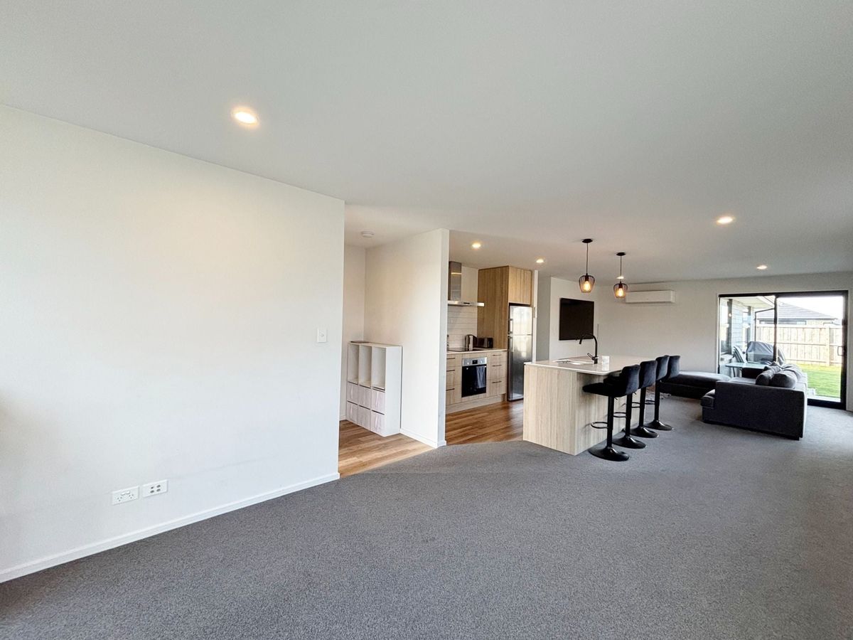 ROLLESTON - 4 BEDROOMS, 2 BATHROOMS, HEATPUMP, DOUBLE GARAGE - Ansicht 6