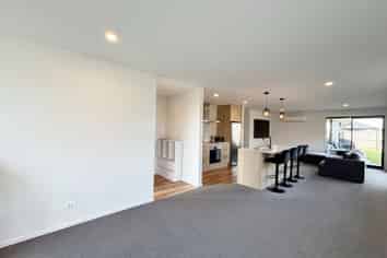 92 Lady Isaac Dr, Rolleston