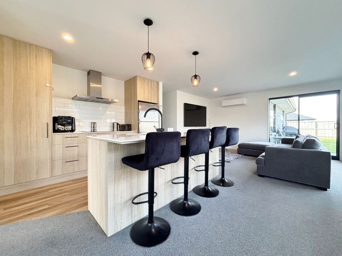 ROLLESTON - 4 BEDROOMS, 2 BATHROOMS, HEATPUMP, DOUBLE GARAGE - Ansicht 2