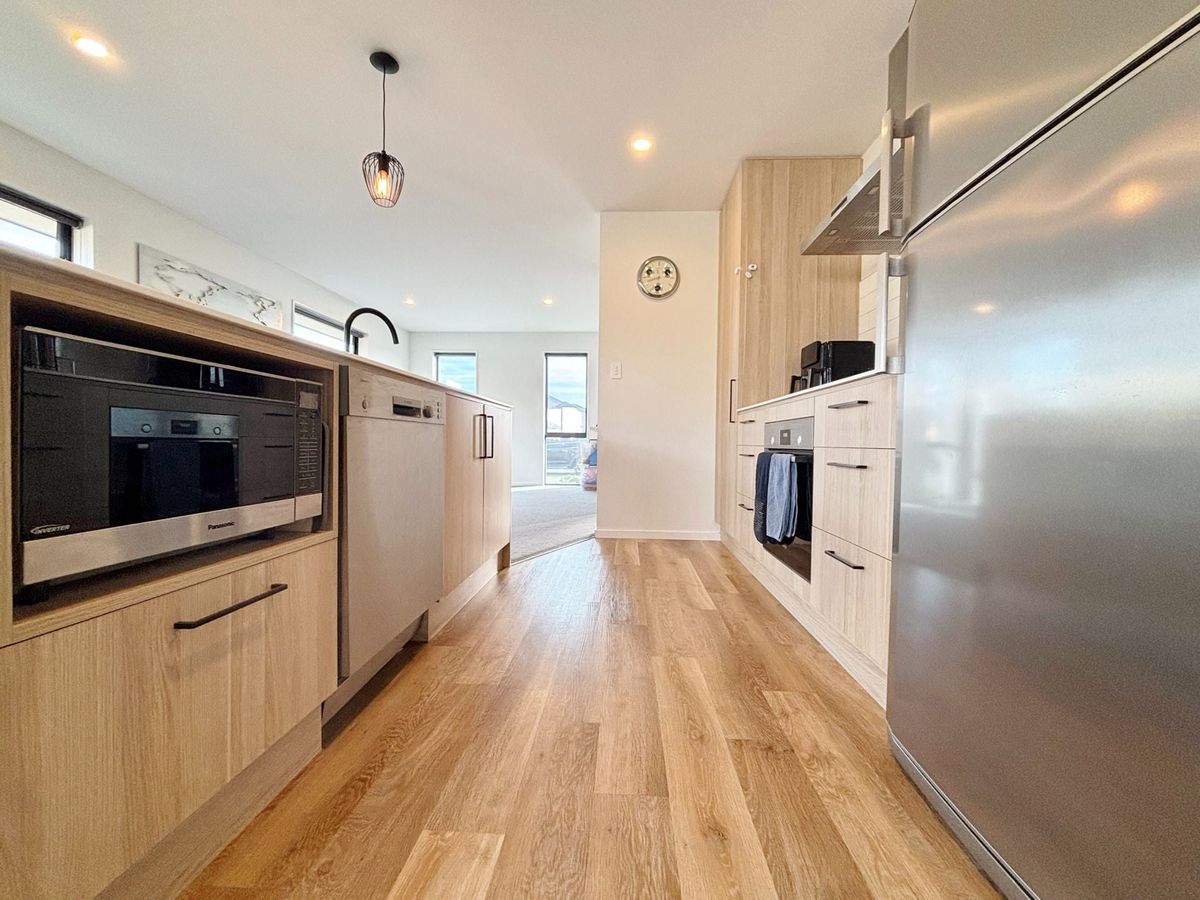 ROLLESTON - 4 BEDROOMS, 2 BATHROOMS, HEATPUMP, DOUBLE GARAGE - Ansicht 3
