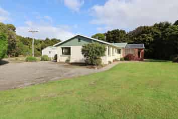 160 Oreti Road , Otatara