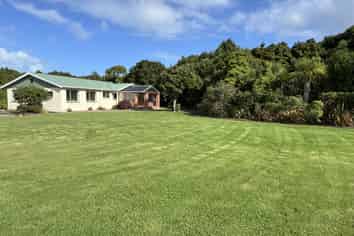 160 Oreti Road , Otatara