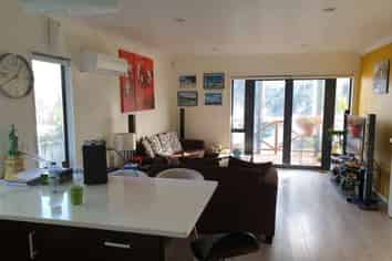 3A Tumbridge Place, Somerville
